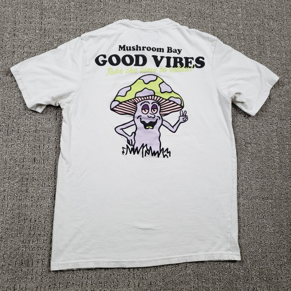 Cotton On T-Shirt Mens S White Mushroom Bay Good Vibes Graphic Surf Tee